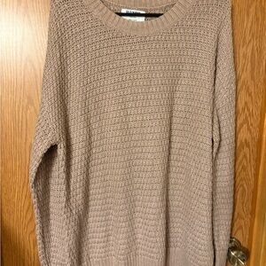 Old Navy Women's Beige Crew Neck Sweater